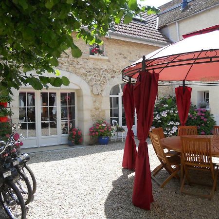 Les Mille Et Une Pierres Mareuil-le-Port Bagian luar foto