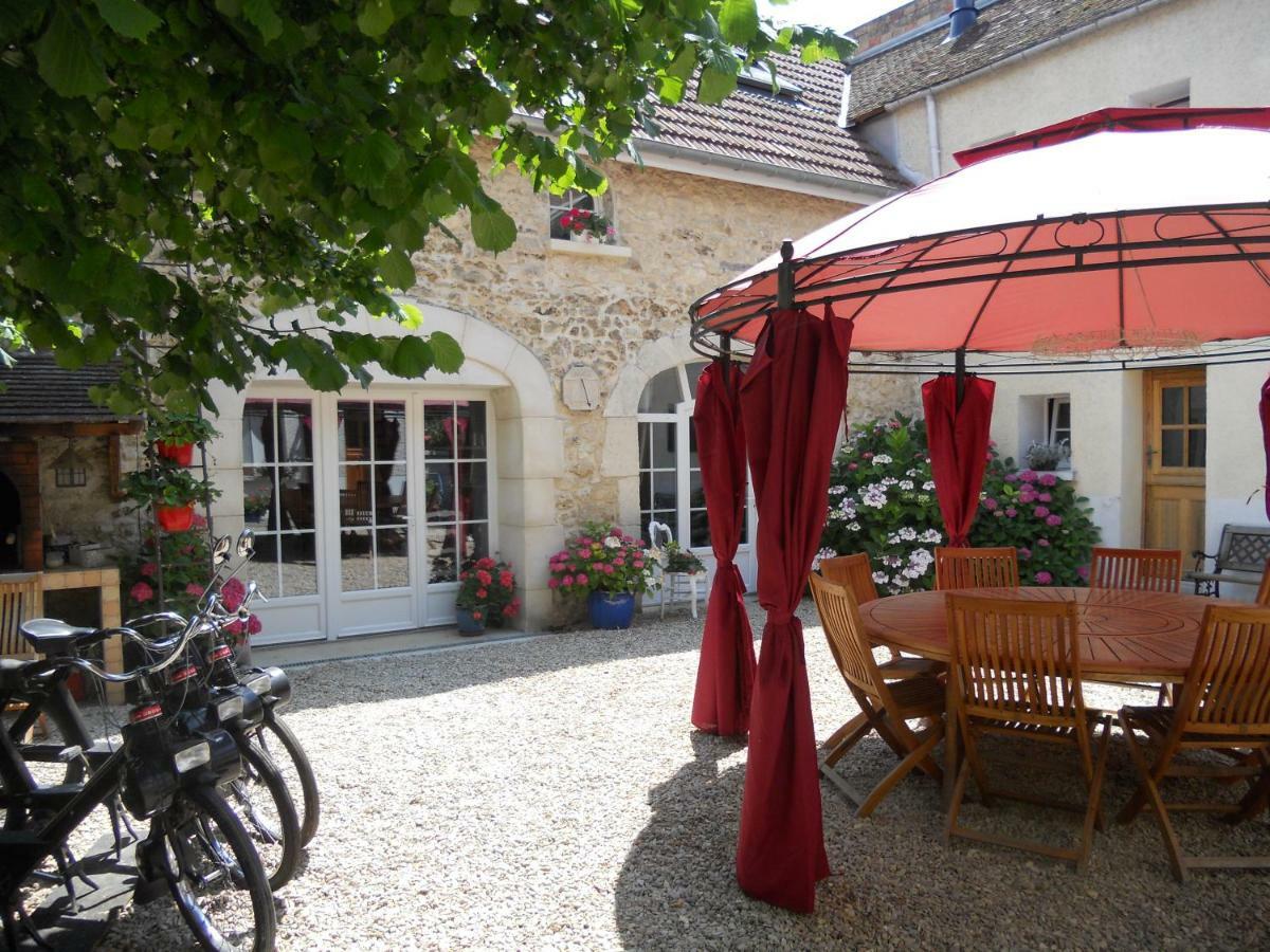 Les Mille Et Une Pierres Mareuil-le-Port Bagian luar foto